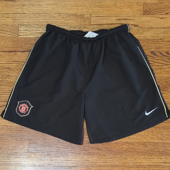 Nike Black Athletic Shorts with Manchester United Emblem - Picture 1 of 8
